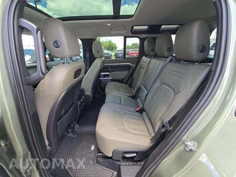 2021 Land Rover Defender 110 S – miniatura 10