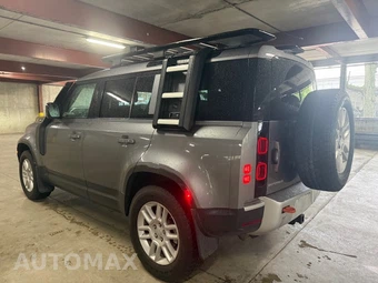 2021 Land Rover Defender 110 S - miniatura 10