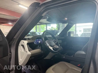 2021 Land Rover Defender 110 S - miniatura 13