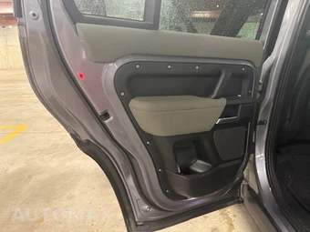 2021 Land Rover Defender 110 S - miniatura 14