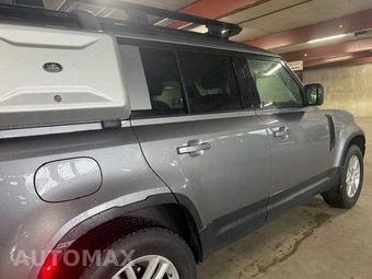 2021 Land Rover Defender 110 S - miniatura 8