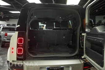 2021 Land Rover Defender 110 S - miniatura 7