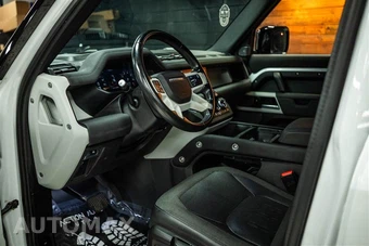 2021 Land Rover Defender 110 S - miniatura 8