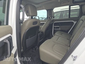 2021 Land Rover Defender 110 SE – miniatura 13