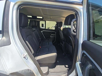 2021 Land Rover Defender 110 SE – miniatura 16