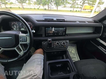2021 Land Rover Defender 110 SE – miniatura 10