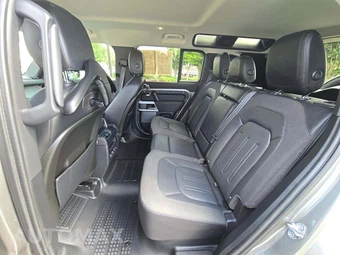 2021 Land Rover Defender 110 SE – miniatura 13