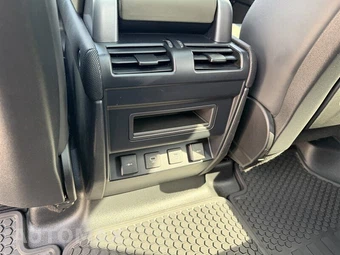 2021 Land Rover Defender 110 X-Dynamic HSE - miniatura 25