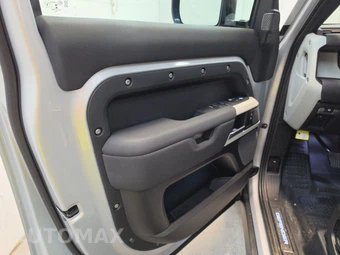 2021 Land Rover Defender 110 X-Dynamic SE - miniatura 9