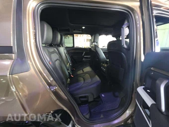 2021 Land Rover Defender 110 X-Dynamic SE - miniatura 16