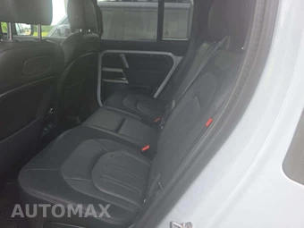 2021 Land Rover Defender 110 X-Dynamic SE - miniatura 13