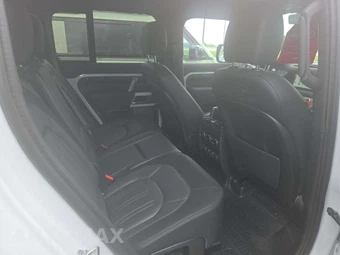 2021 Land Rover Defender 110 X-Dynamic SE - miniatura 16