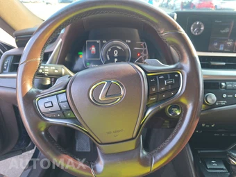 2021 Lexus ES 300h – miniatura 10