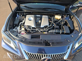 2021 Lexus ES 300h – miniatura 15