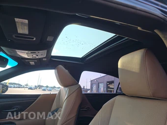 2021 Lexus ES 300h – miniatura 17
