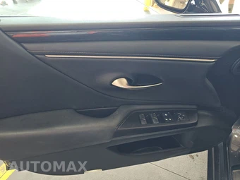 2021 Lexus ES 350 – miniatura 9