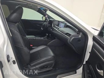 2021 Lexus ES 350 – miniatura 8