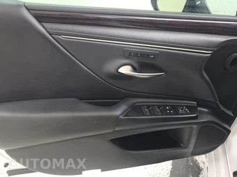 2021 Lexus ES 350 – miniatura 9