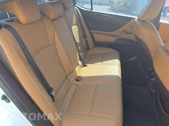 2021 Lexus ES 350 – miniatura 13