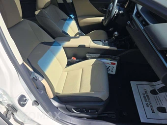 2021 Lexus ES 350 – miniatura 15