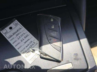2021 Lexus ES 350 – miniatura 8