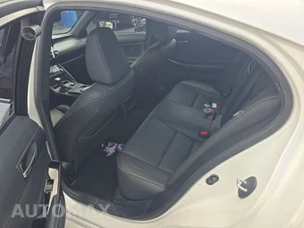 2021 Lexus IS 300 – miniatura 13