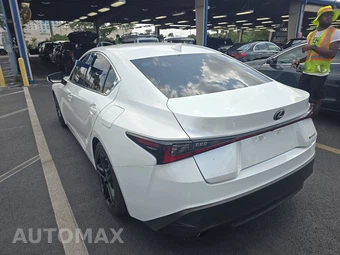 2021 Lexus IS 300 – miniatura 6