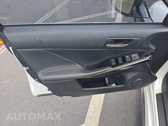 2021 Lexus IS 300 – miniatura 9