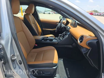 2021 Lexus IS 300 – miniatura 8