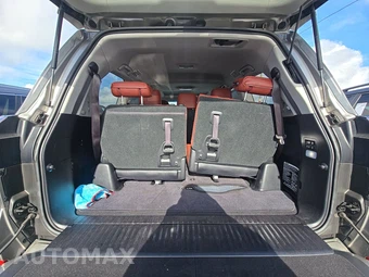 2021 Lexus LX 570 Three-Row - miniatura 16