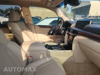 2021 Lexus LX 570 Three-Row – miniatura 8