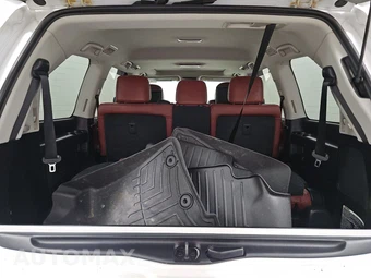 2021 Lexus LX 570 Three-Row - miniatura 16