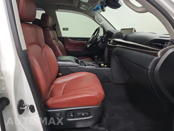 2021 Lexus LX 570 Three-Row - miniatura 8