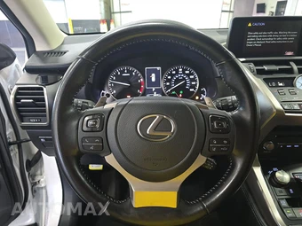 2021 Lexus NX 300 – miniatura 10