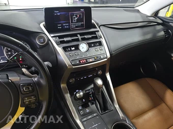 2021 Lexus NX 300 – miniatura 11