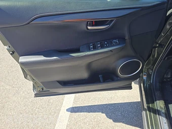 2021 Lexus NX 300 – miniatura 9