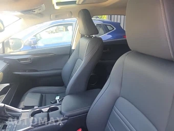 2021 Lexus NX 300h - miniatura 13