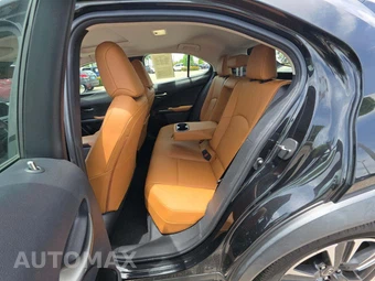2021 Lexus UX 200 – miniatura 13