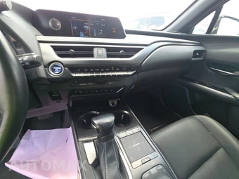 2021 Lexus UX 250h – miniatura 11