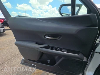 2021 Lexus UX 250h – miniatura 9