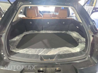 2021 Lexus UX 250h – miniatura 14
