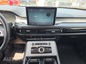 2021 Lincoln Aviator Standard – miniatura 11