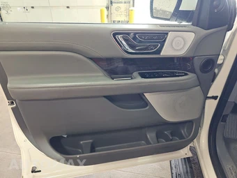 2021 Lincoln Navigator L Reserve – miniatura 9