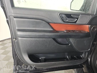 2021 Lincoln Navigator L Standard – miniatura 9