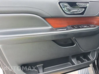 2021 Lincoln Navigator Reserve – miniatura 9