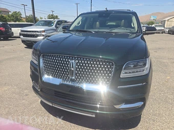 2021 Lincoln Navigator Reserve – miniatura 2