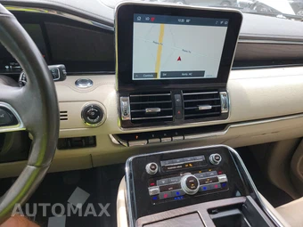 2021 Lincoln Navigator Reserve – miniatura 11