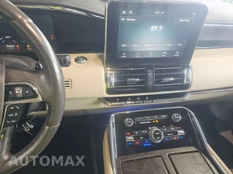 2021 Lincoln Navigator Reserve – miniatura 11