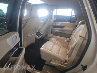 2021 Lincoln Navigator Reserve – miniatura 13
