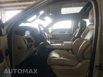 2021 Lincoln Navigator Reserve – miniatura 7